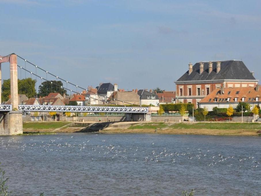 Отель Le Prieure Saint Agnan Cosne-Cours-Sur-Loire Экстерьер фото